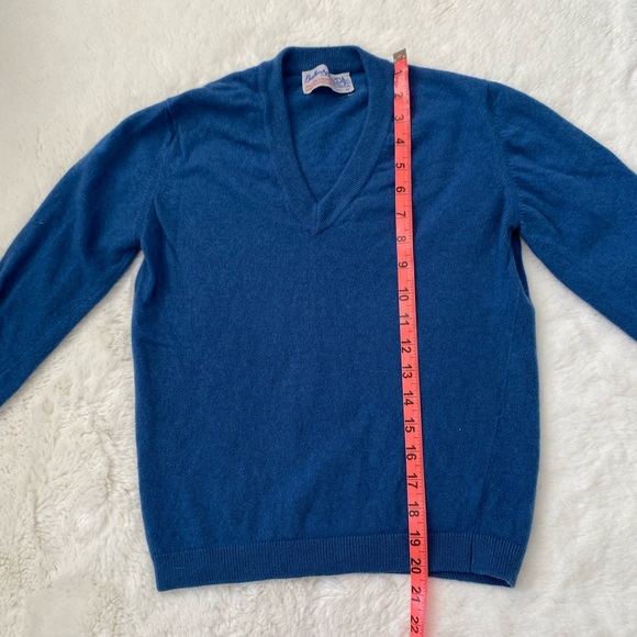 Vintage 50s Cashmere Ballantyne of Peebles Scotland Royal Blue V Neck Sweater - Picture 8 of 10